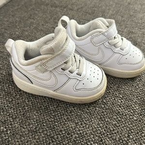 NIKE
COURT BOROUGH LOW 2 SNEAKER - KIDS' toddler size 4